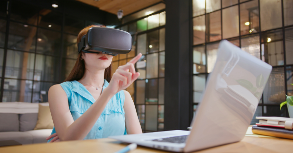 10 อุปกรณ์ไอทีที่น่าสนใจในปี 2024 ที่คุณต้องมีสำหรับองค์กร 7 Smart Glasses for Meetings