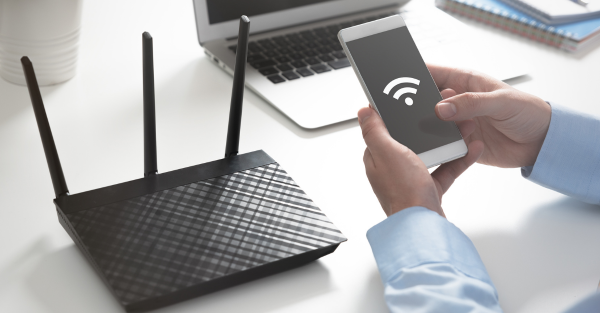 อุปกรณ์เครือข่ายคอมพิวเตอร์ที่ธุรกิจต้องมีในปี 2024 2 เราเตอร์ (Router)