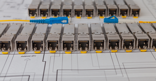 SFP Module: เทคโนโลยีที่น่าสนใจสำหรับการเชื่อมต่อเครือข่ายปี 2025 7 สรุป เรื่องน่ารู้ของ Module