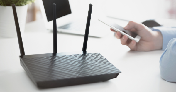 อุปกรณ์ไอทีที่ต้องมีประจำปี 2025 2 เราเตอร์ (Router) ที่รองรับ Wi-Fi 6E
