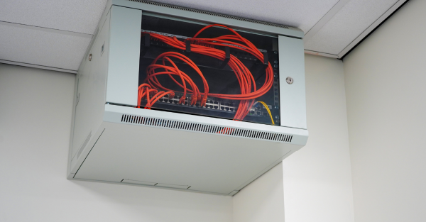 Network Switch ราคาถูกสำหรับบริษัทเล็ก: เลือกอย่างไรให้คุ้มค่า? 3 ปัจจัยที่ต้องพิจารณาก่อนเลือกซื้อ Network Switch
